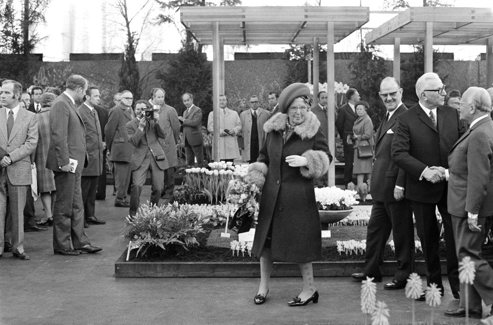 Koningin Juliana op de tentoonstelling, Bestanddeelnr 925-4918