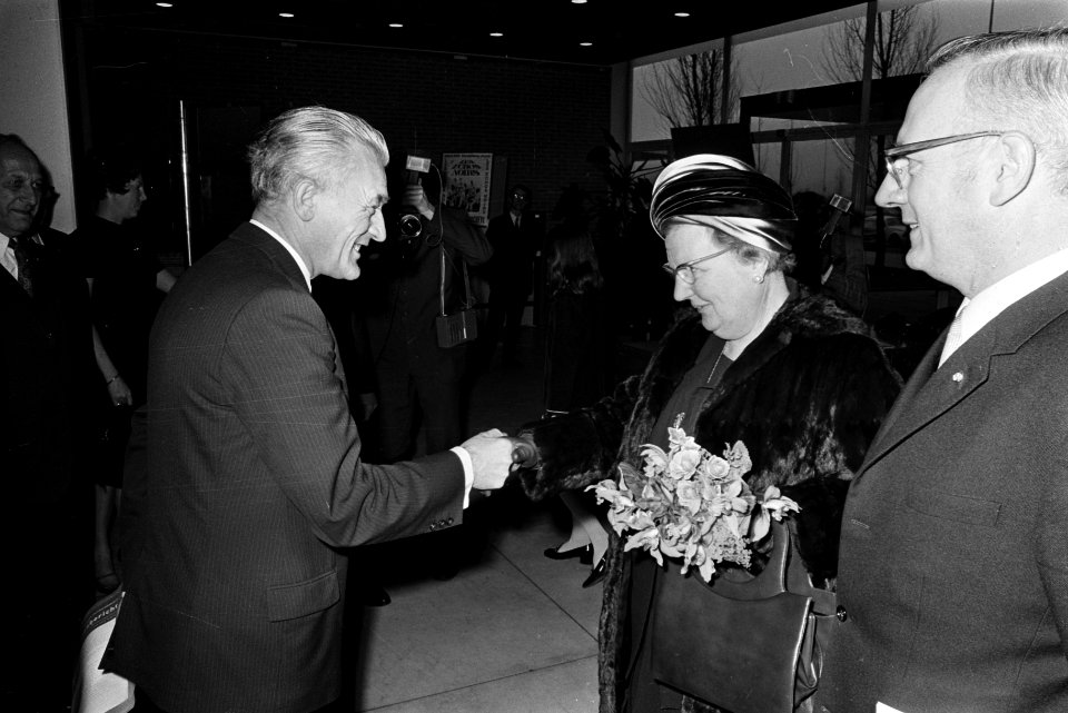 Koningin Juliana bij het 50-jarig bestaan van de Vereniging Raden van Arbeid in , Bestanddeelnr 923-1960