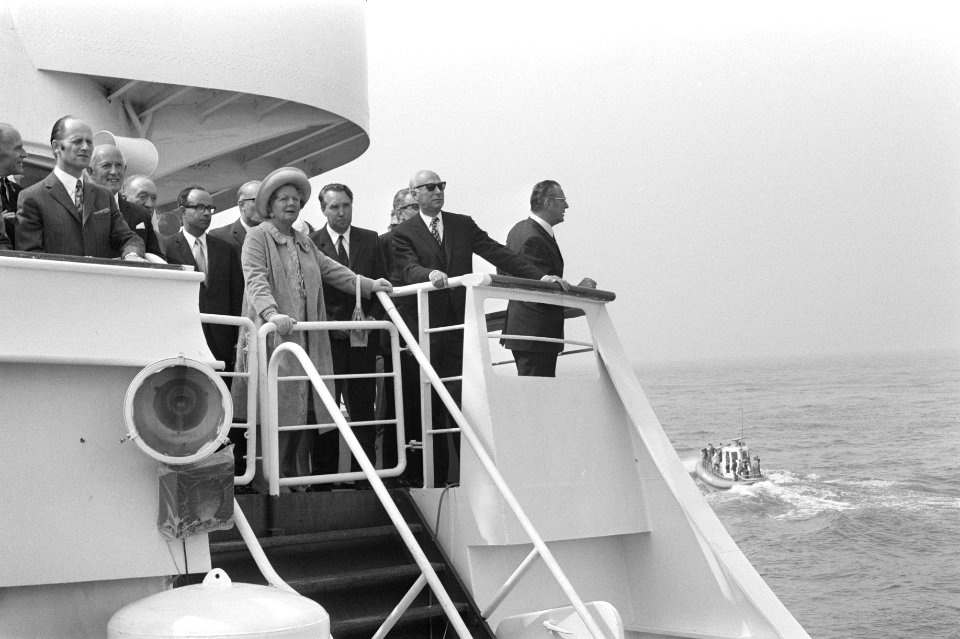 Koningin Juliana op de Koningin Wilhelmina, Bestanddeelnr 924-6401