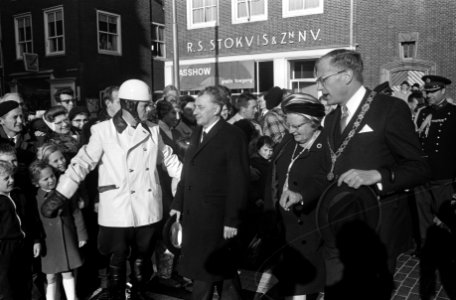 Koningin Juliana bezoekt Zeeland ter gelegenheid herdenking bevrijding van Zeela, Bestanddeelnr 922-9259