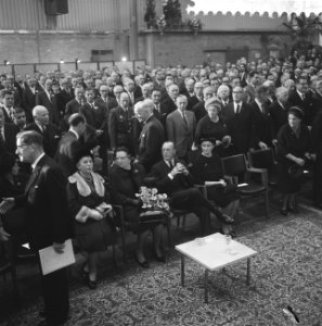 Koningin Juliana en prins Bernhard brengen een bezoek aan de Hoogovens te IJmuid, Bestanddeelnr 917-1467