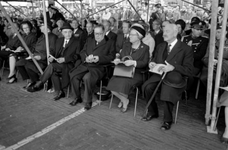 Koningin Juliana bezoekt Zeeland ter gelegenheid herdenking bevrijding van Zeela, Bestanddeelnr 922-9257