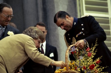 Koninginnedag, bordes Paleis Soestdijk nr. 20 Prinses Beatrix , nr. 21 kon, Bestanddeelnr 254-8070