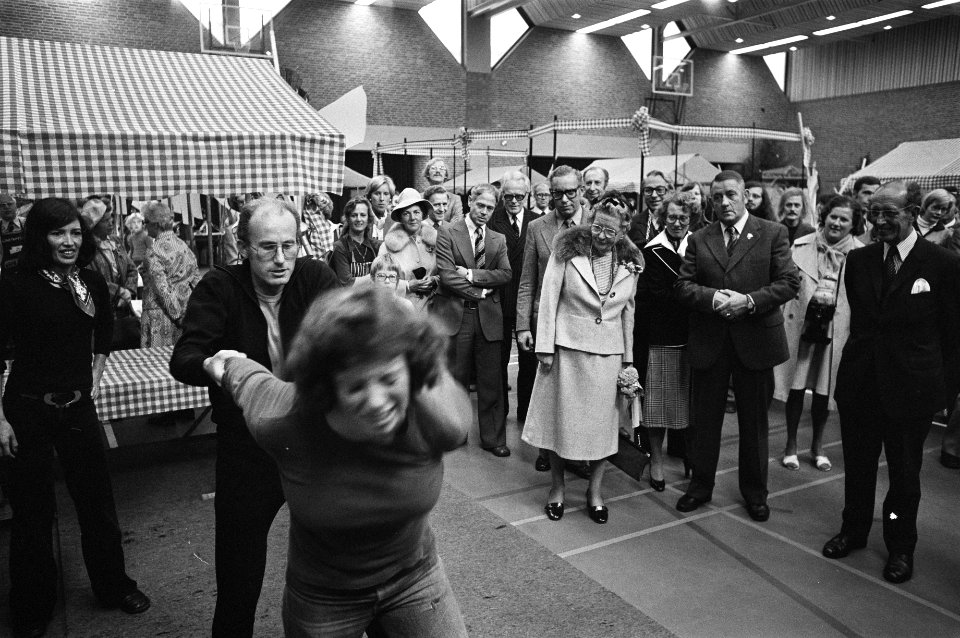 Koningin Juliana bezoekt Veenendaal, Bestanddeelnr 928-7987