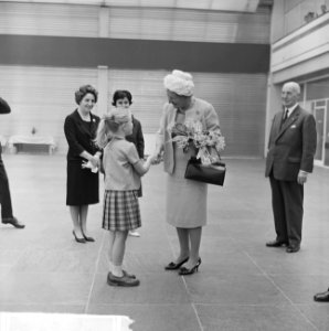 Koningin Juliana bij Nationale Woningraad te Amsterdam in RAI-gebouw ter gelegen, Bestanddeelnr 915-5756