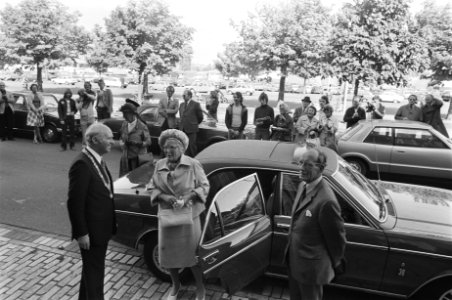 Koningin Juliana bij inwijding gerestaureerde synagoge van Liberaal Joodse Gemee, Bestanddeelnr 928-7637