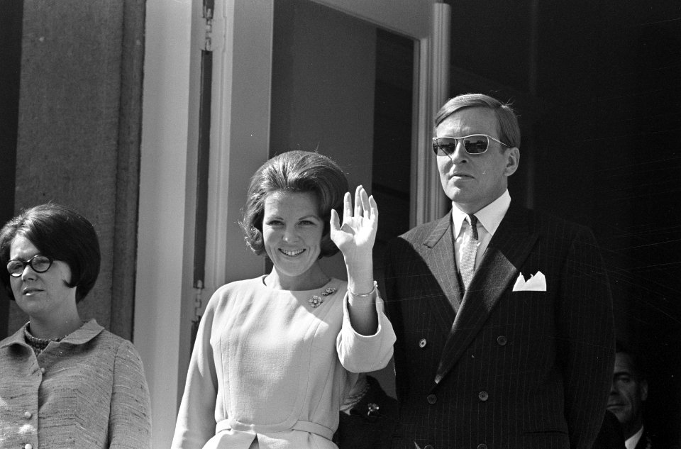 Koninginnedag, defilee op Soestdijk, Beatrix en Claus (koppen), Bestanddeelnr 919-0952