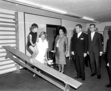 Koningin Juliana bezoekt het Revalidatiecentrum in Valkenburg, Bestanddeelnr 919-5613