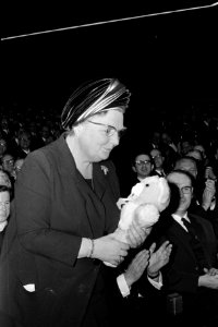 Koningin Juliana bij het 50-jarig bestaan van de Vereniging Raden van Arbeid in , Bestanddeelnr 923-1961