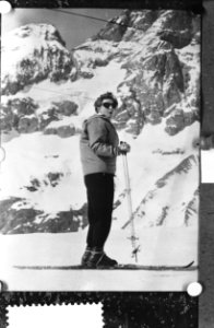 Koningin Juliana op skies in de omgeving van Cervinia, Bestanddeelnr 910-2708