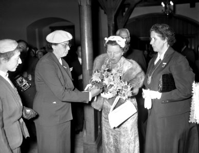 Koningin Juliana bij het congres van de Sor Optimisten in Den Haag, Bestanddeelnr 907-8855