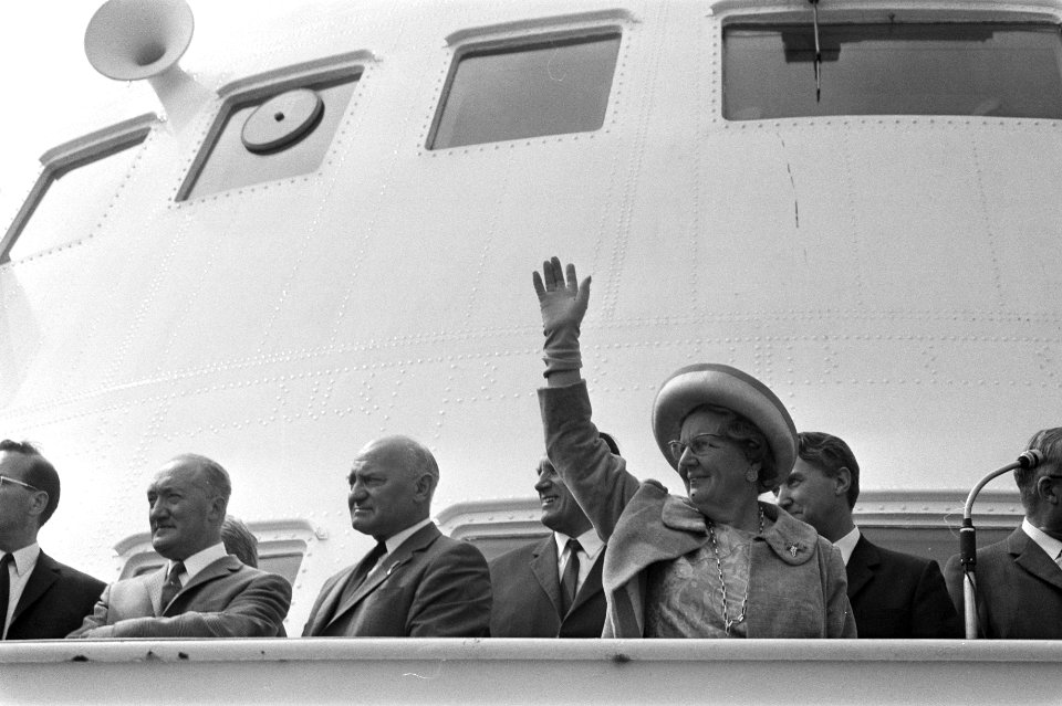 Koningin Juliana op de Koningin Wilhelmina, Bestanddeelnr 924-6402