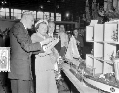 Koningin Juliana bezoekt het Ahoygebouw in Rotterdam, Bestanddeelnr 906-4980