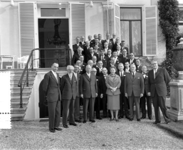 Koningin Juliana ontvangt een delegatie buitenlandse gasten, Bestanddeelnr 911-7155
