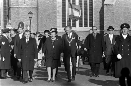 Koningin Juliana bezoekt Zeeland ter gelegenheid herdenking bevrijding van Zeela, Bestanddeelnr 922-9252