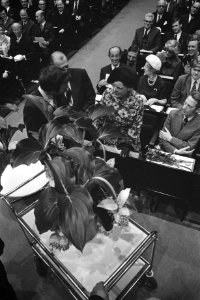 Koningin Juliana bij opening nieuw hoofdgebouw van de Vrije Universiteit te Amst, Bestanddeelnr 926-3419