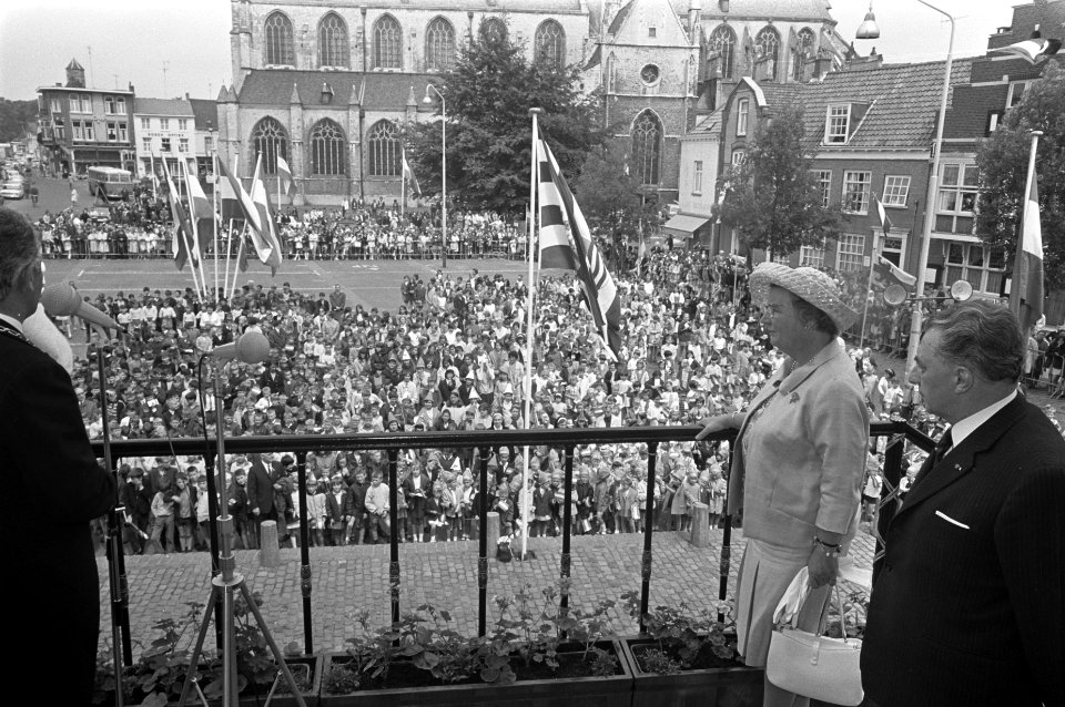 Koningin Juliana bezoekt Zeeland, Bestanddeelnr 921-4493