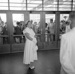 Koningin Juliana bij de opening van de Arubaanse Technische School in Oranjestad, Bestanddeelnr 252-3886