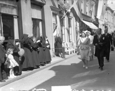Koningin Juliana bezoekt Utrecht (door Wijk bij Duurstede, Bestanddeelnr 904-0083
