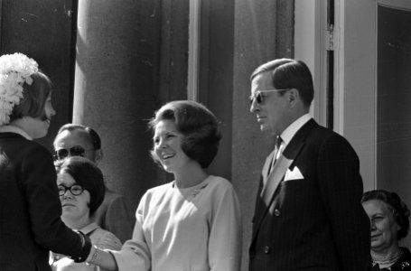 Koninginnedag, defilee op Soestdijk, Beatrix en Claus (koppen), Bestanddeelnr 919-0957