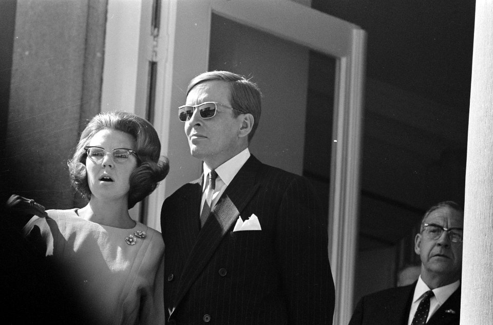 Koninginnedag, defilee op Soestdijk, Beatrix en Claus (koppen), Bestanddeelnr 919-0954