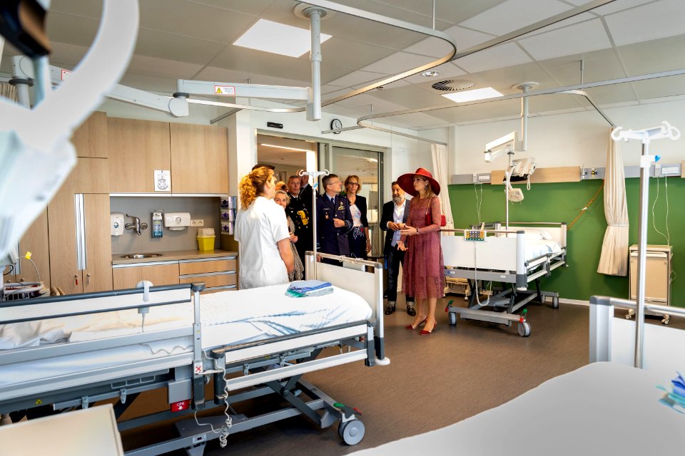 Koningin Máxima heropent militair hospitaal 01