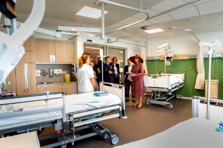 Koningin Máxima heropent militair hospitaal 01