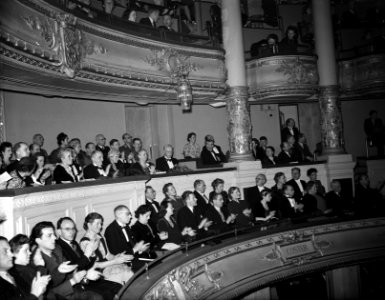 Koningin Wilhelmina bij uitvoering van de Gijsbrecht van Aemstel, Bestanddeelnr 901-9810