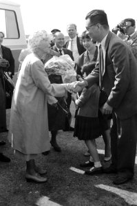 Koninginmoeder Elisabeth van België vertrekt naar Peking, met ex-koningin Marie , Bestanddeelnr 912-9579
