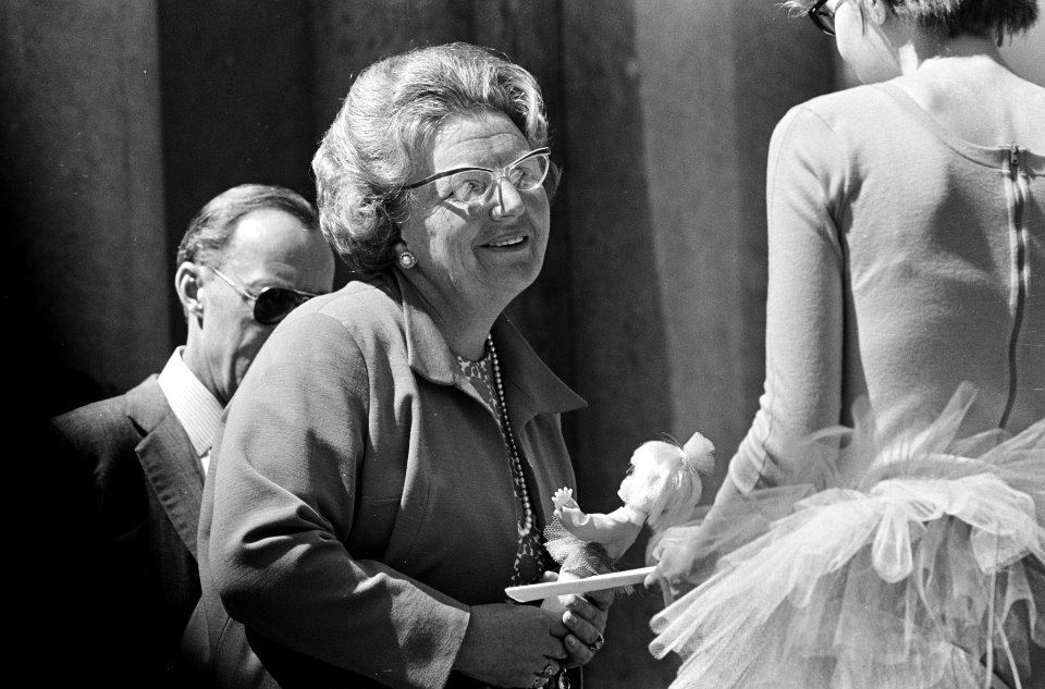 Koninginnedag, defilee op Soestdijk, Beatrix en Claus (koppen), Bestanddeelnr 919-0953