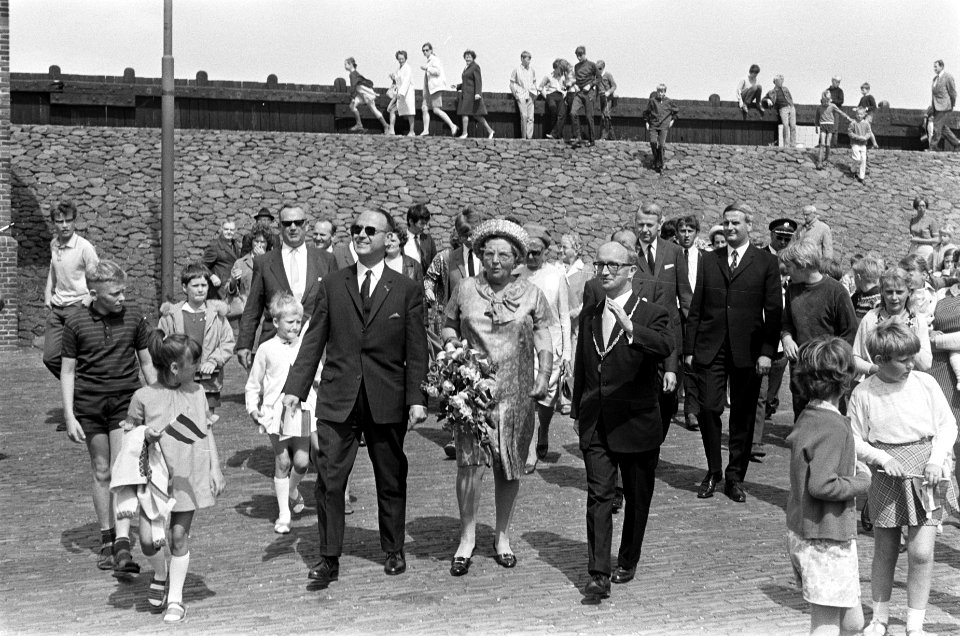 Koningin Juliana tussen , Bestanddeelnr 922-5332