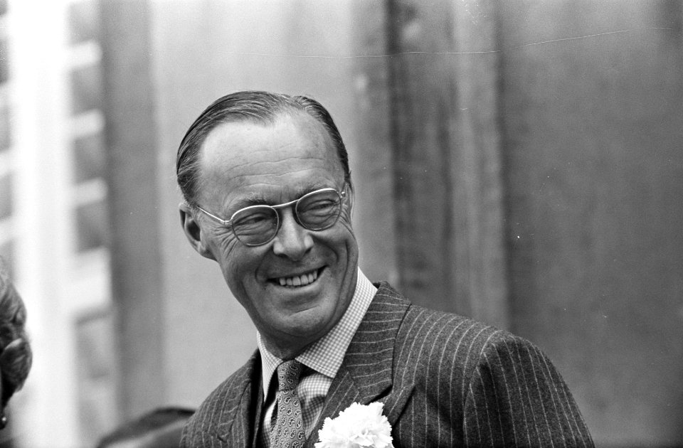 Koninginnedag. Nummers 21.22 Prins Bernhard , nummer 23 Pieter van Vollenhoven, Bestanddeelnr 921-3010