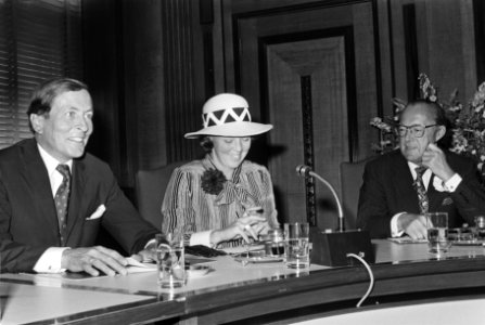 Koningin Juliana zit buitengewone vergadering Raad van State voor, Claus en Beat, Bestanddeelnr 928-6734
