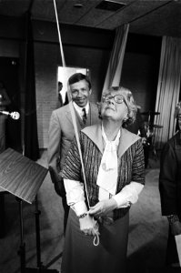 Koningin Juliana verricht de openingshandeling, Bestanddeelnr 929-6661