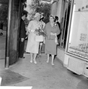 Koningin Juliana woont landdag bij van de Landelijke Unie van Vrouwelijke Vrijwi, Bestanddeelnr 911-2685