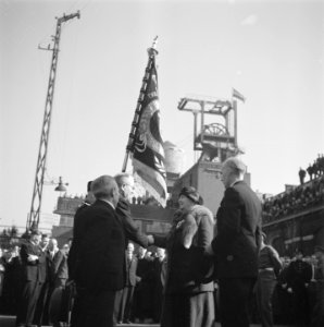 Koningin Wilhelma bezoekt de mijnstreek. Mijn Wilhelmina te Terwinselen. De dire, Bestanddeelnr 900-4151