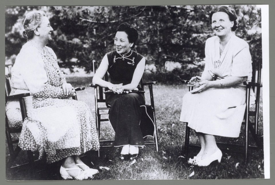 Koningin Wilhelmina, prinses Juliana en mevrouw Tsjang Kai-Sjek in Ottawa, Bestanddeelnr 012-0110