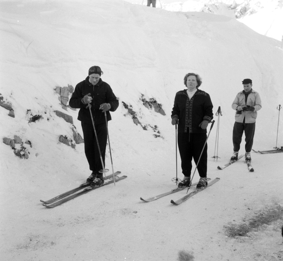 Koningin Juliana op ski's, Bestanddeelnr 904-9034
