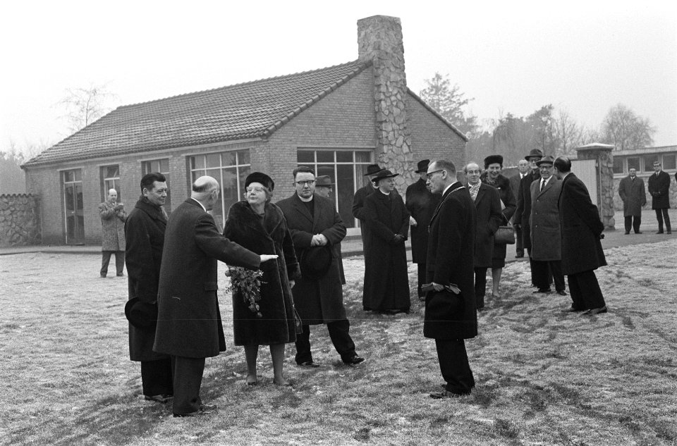 Koningin Juliana wordt ontvangen, Bestanddeelnr 915-8304