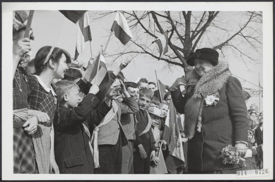 Koningin Wilhelmina bezoekt het bevrijde zuiden van Nederland, Bestanddeelnr 014-0726
