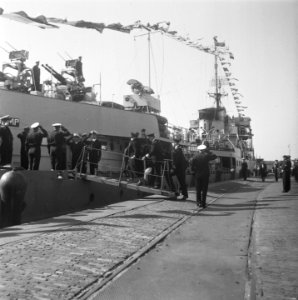 Koningin Wilhelmina bezoekt de Hr.Ms. Tromp, Bestanddeelnr 901-7332