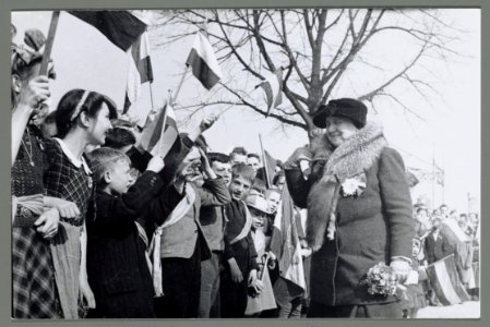 Koningin Wilhelmina in bevrijd Zeeland, maart 1945, Bestanddeelnr 012-0176