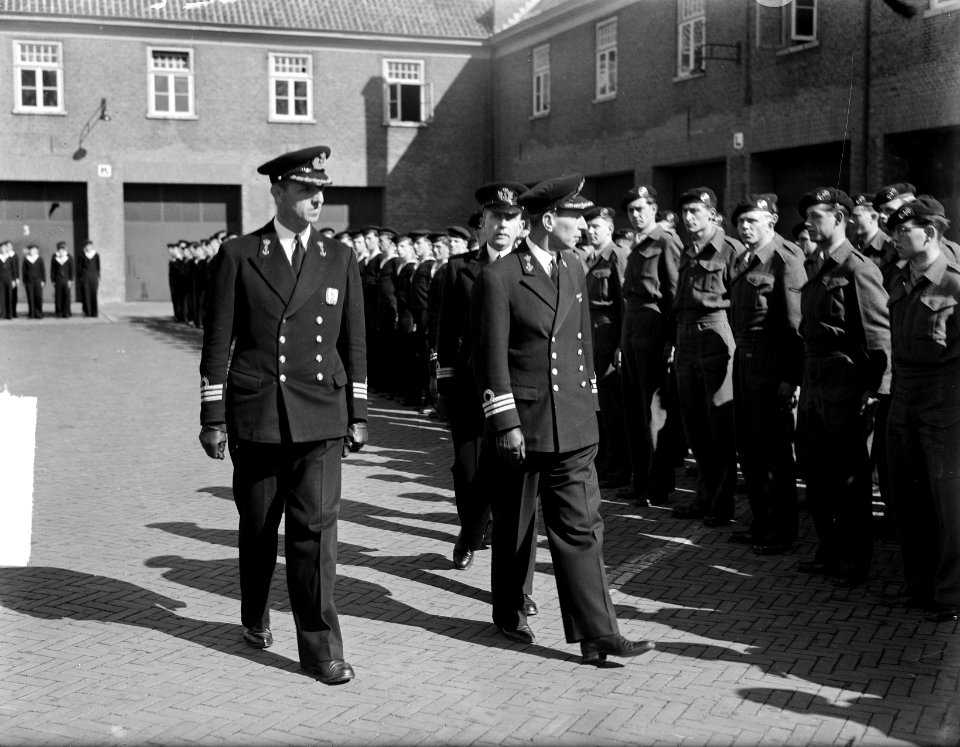 Koninginnedag. Parade Prins Alexander Kazerne, Bestanddeelnr 903-3507