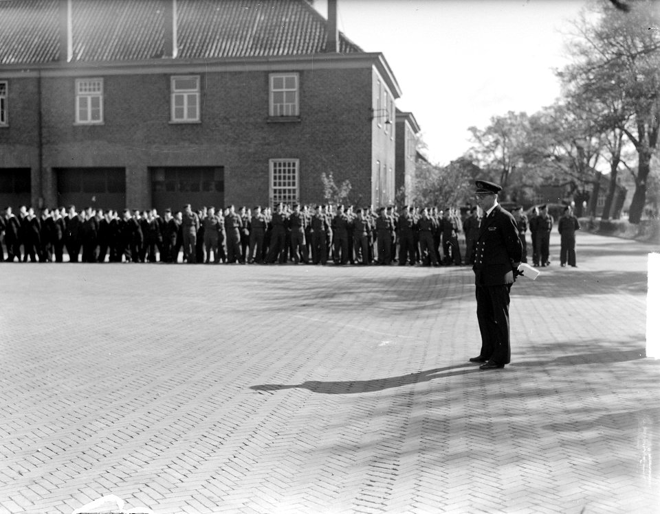 Koninginnedag. Parade Prins Alexander Kazerne, Bestanddeelnr 903-3502