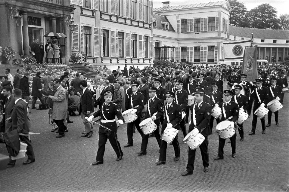 Koninginnedag. Defile, Bestanddeelnr 921-3035