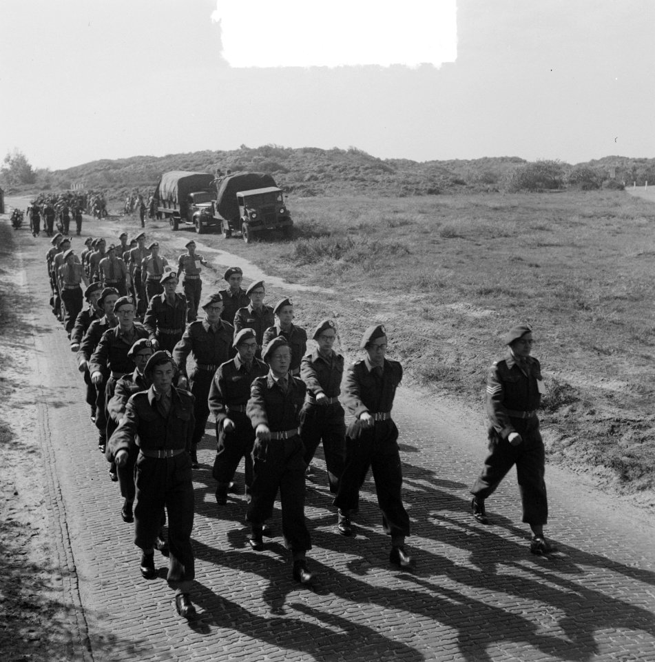 Koningin Juliana wandelmars te Kijkduin. Stormschool-Bloemendaal, Bestanddeelnr 903-0274