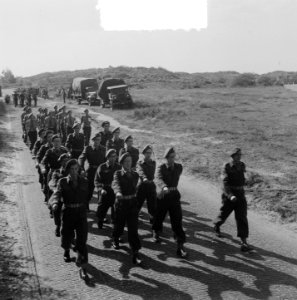 Koningin Juliana wandelmars te Kijkduin. Stormschool-Bloemendaal, Bestanddeelnr 903-0274