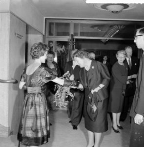 Koningin Juliana woont 9e lustrum bij van de Vrijzinnig Christelijke Studenten B, Bestanddeelnr 911-8850