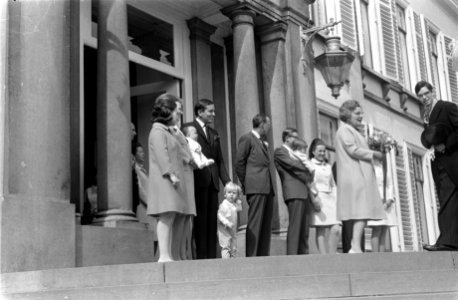 Koninginnedag, HM 60 jaar Koninklijke familie, Bestanddeelnr 922-3579