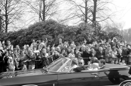 Koninginnedag, HM 60 jaar rijtoer, Bestanddeelnr 922-3584